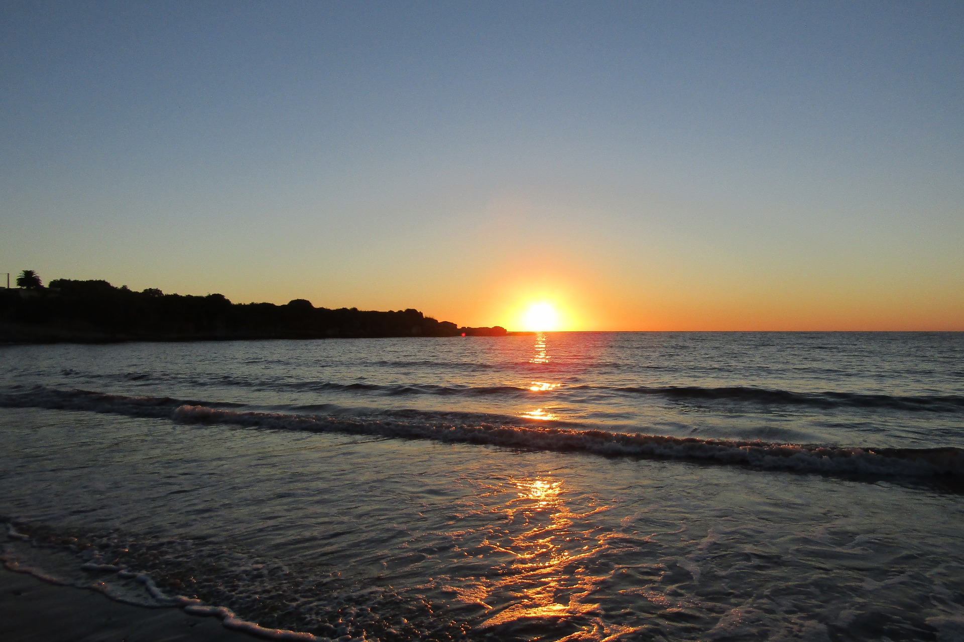 Amanecer en la playa de San Pedro